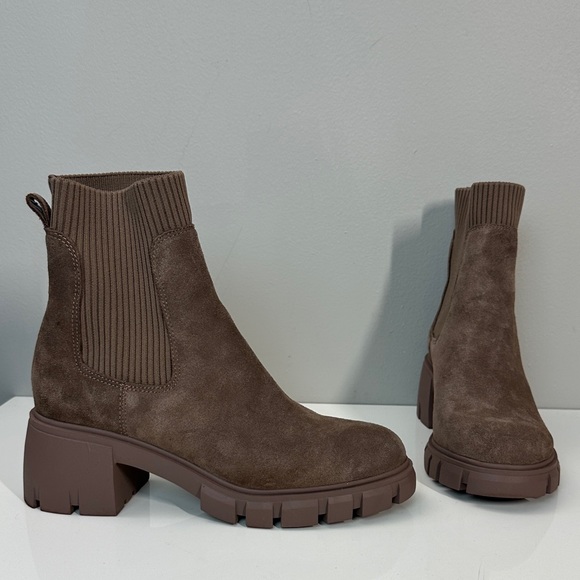 Steve Madden Hutch Suede Taupe Booties Size 8.5 - Picture 1 of 14